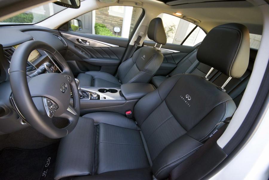  Infiniti Q50 S 2014 года  (фото 16 из 33)